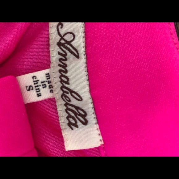 Shorts - Picture 2 of 3